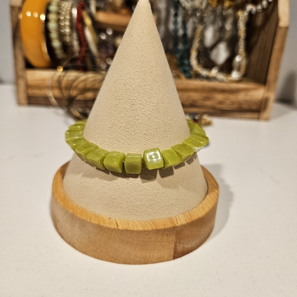 Green Triangle Beaded Bracelet Women's Jewelry Accessory Fall Spring Summer